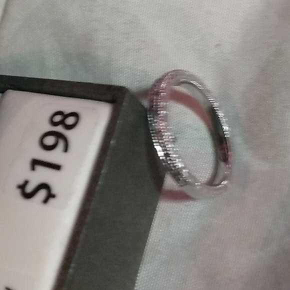 Jewelry - Picture 7 of 11